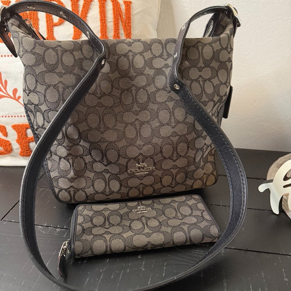 Coach Dufflette Jacquard/Leather w/wallet